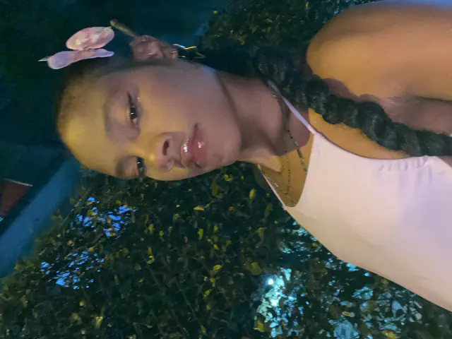 escort-media-90d47498-b77e-452f-abaa-d0fe8cc4d484