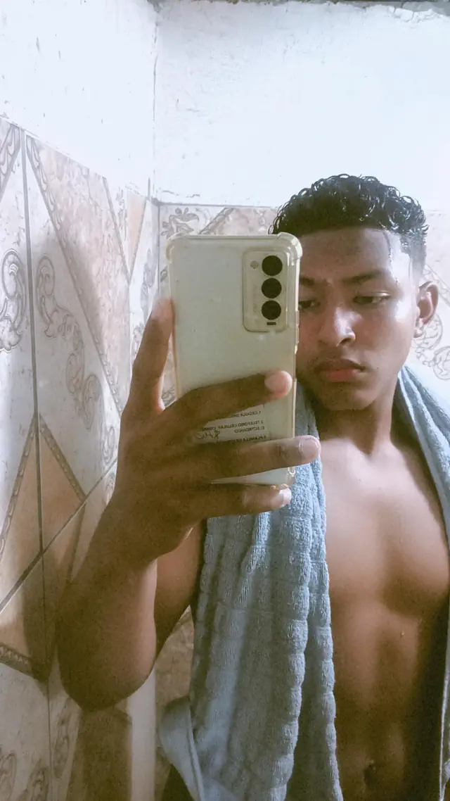 escort-media-939f22d8-064d-43f4-9f75-e48ecfc69700