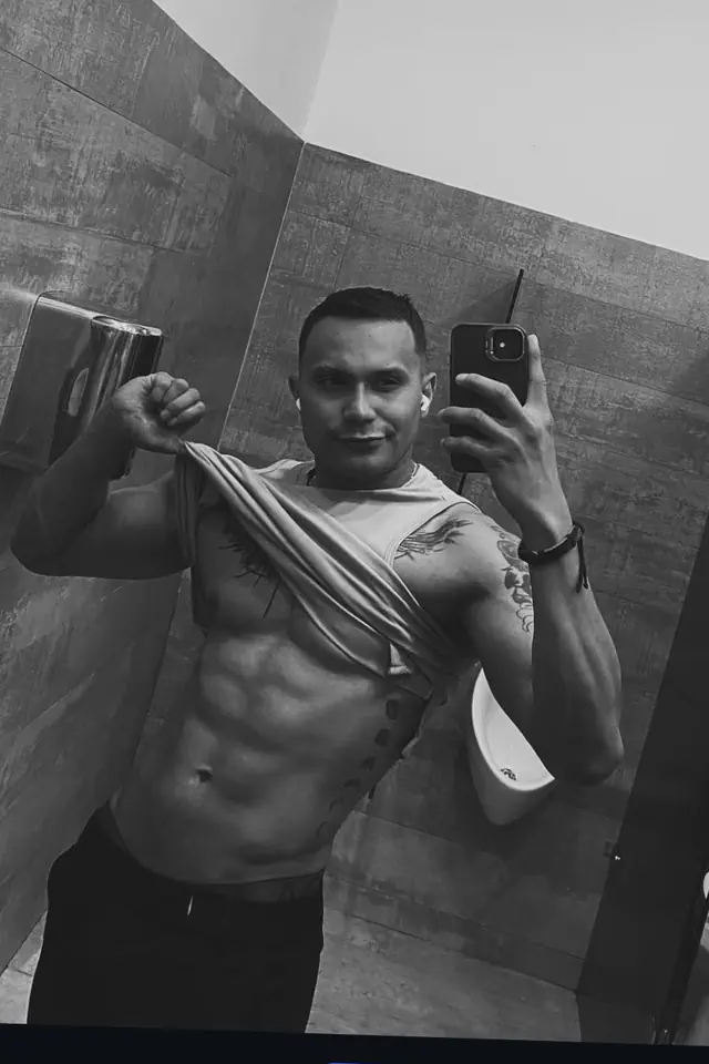 escort-media-995419cd-1c68-4bd2-8c6a-1fd830eeb1bd