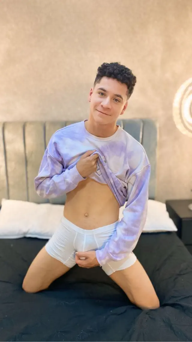 escort-media-9c8d8fbc-d43a-4310-a816-06dfb9a78a2e