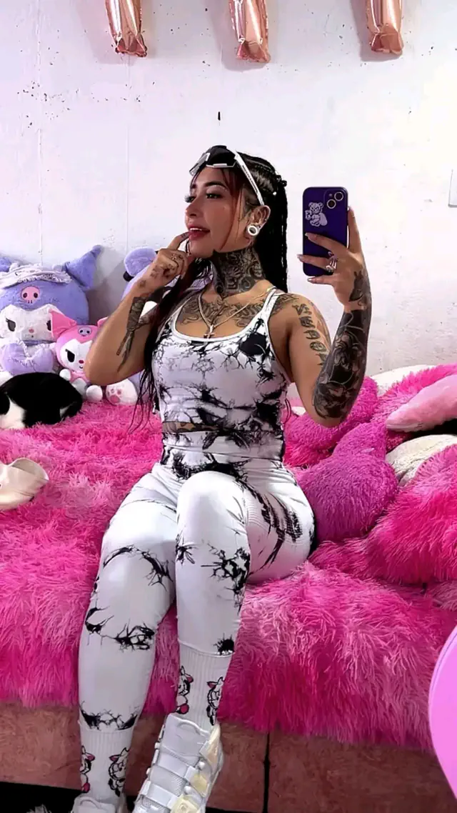 escort-media-9e28c4f5-36d0-42e4-8dfa-3c0c70581f12