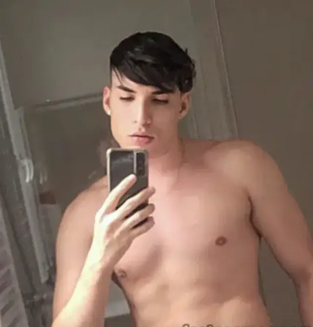 escort-media-a0484fc9-689f-4ef3-bcb2-ab8c17d4698b