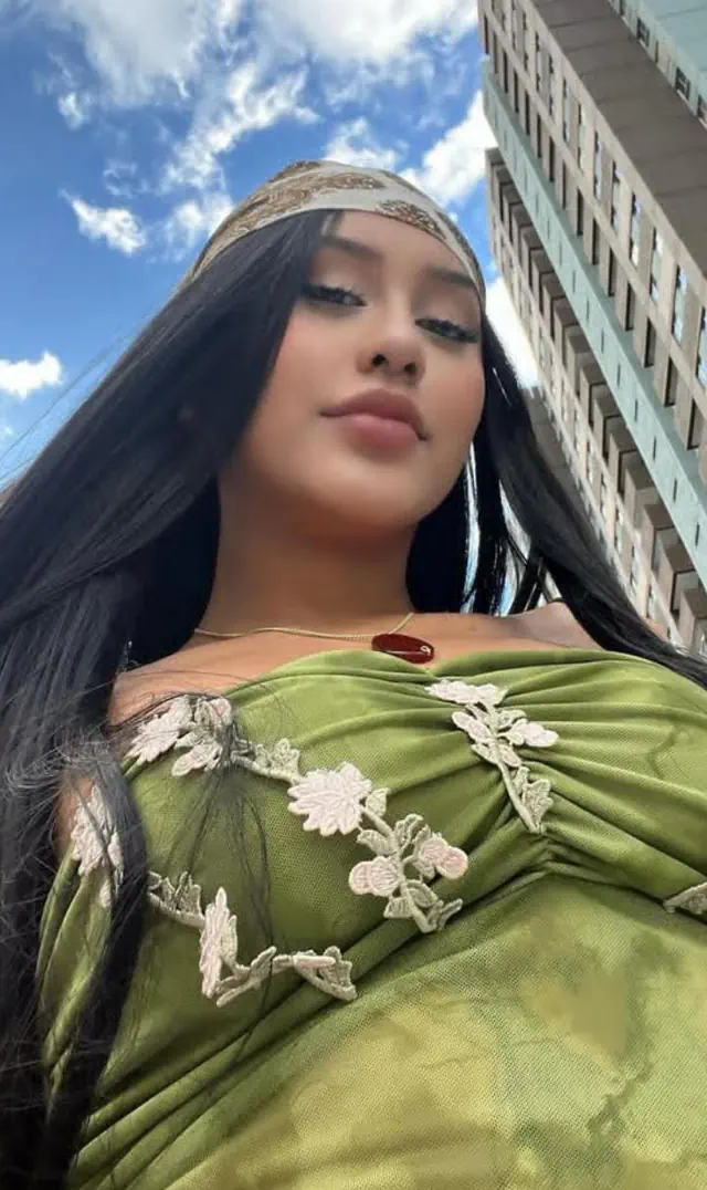 escort-media-a1af5d87-2b75-4281-bdf8-52942f0b12f0