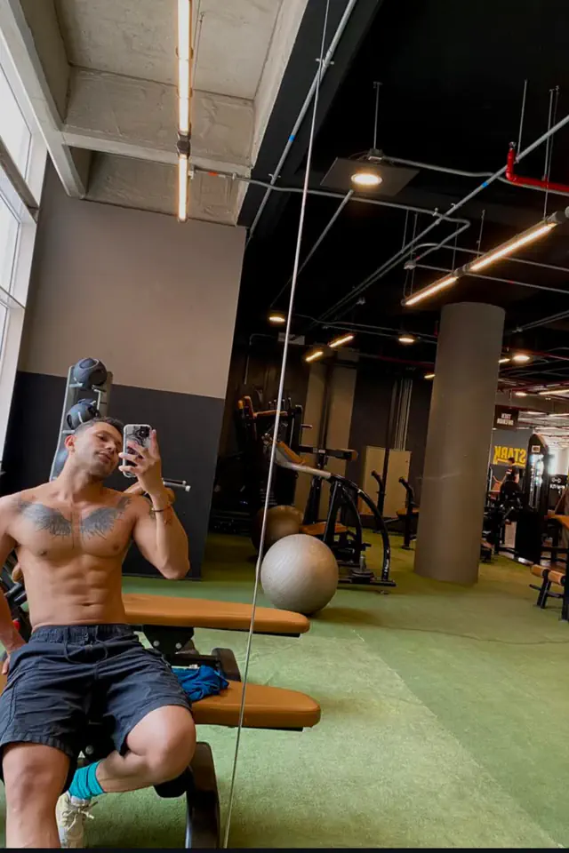 escort-media-a2978ed0-09b8-4762-a260-5456e6448420