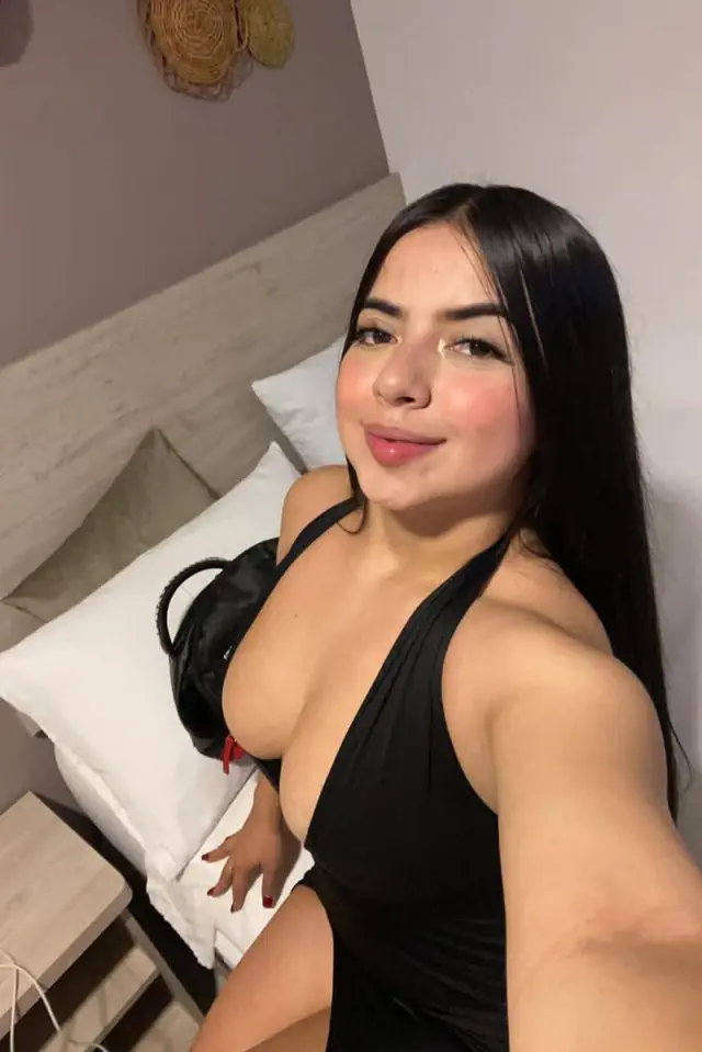 escort-media-a3341b75-6d00-4dec-a775-b391abac00cb