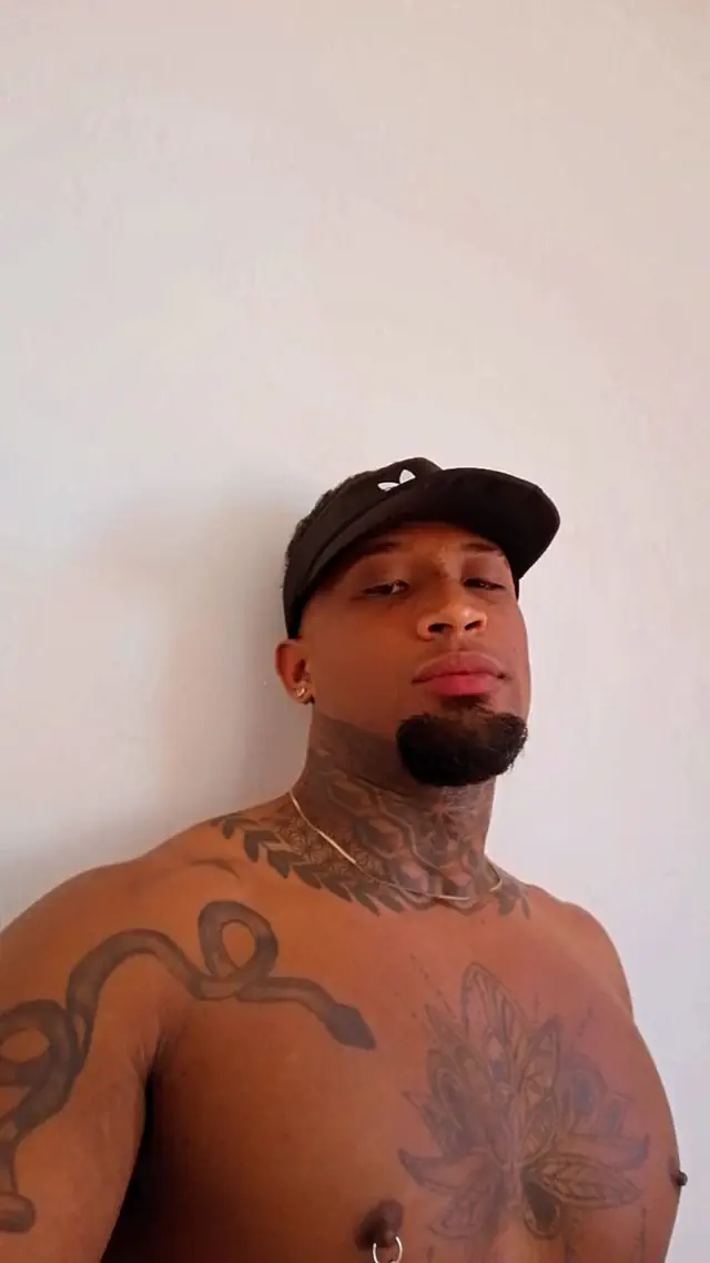 escort-media-a5ba456c-769f-4957-bee5-24edddf70b3b