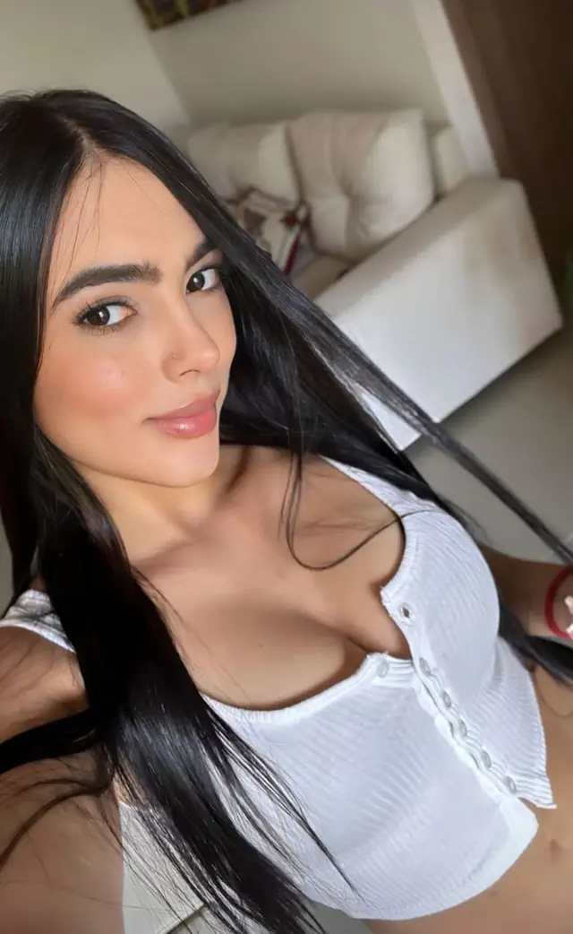 escort-media-a756d66c-8968-4594-b6c2-ee62624b038e