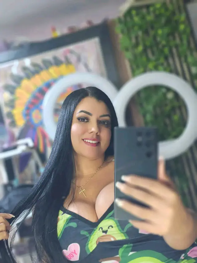 escort-media-a8976b97-aa58-4aa2-96f0-703b0f61c28a