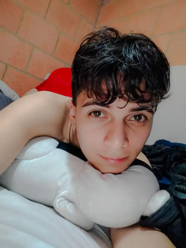 escort-media-a9223499-cab4-4243-ab36-f0743da670fd