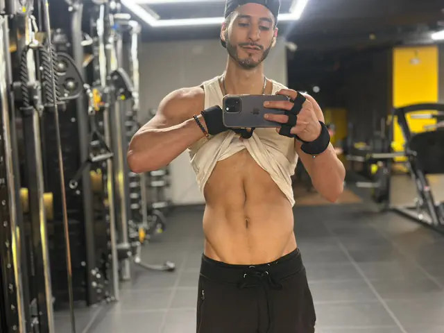 escort-media-a9635c59-41d7-49ef-a090-666b0179e1ef