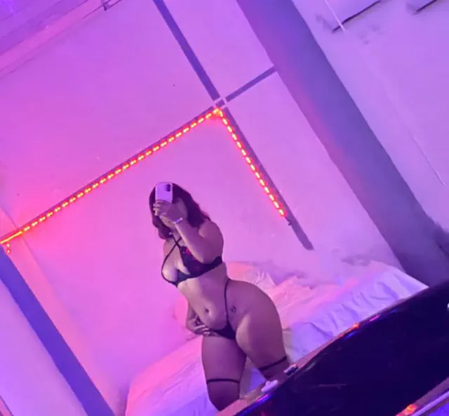 escort-media-a9f07b75-f25c-4d57-b8c7-6e99c16e0016