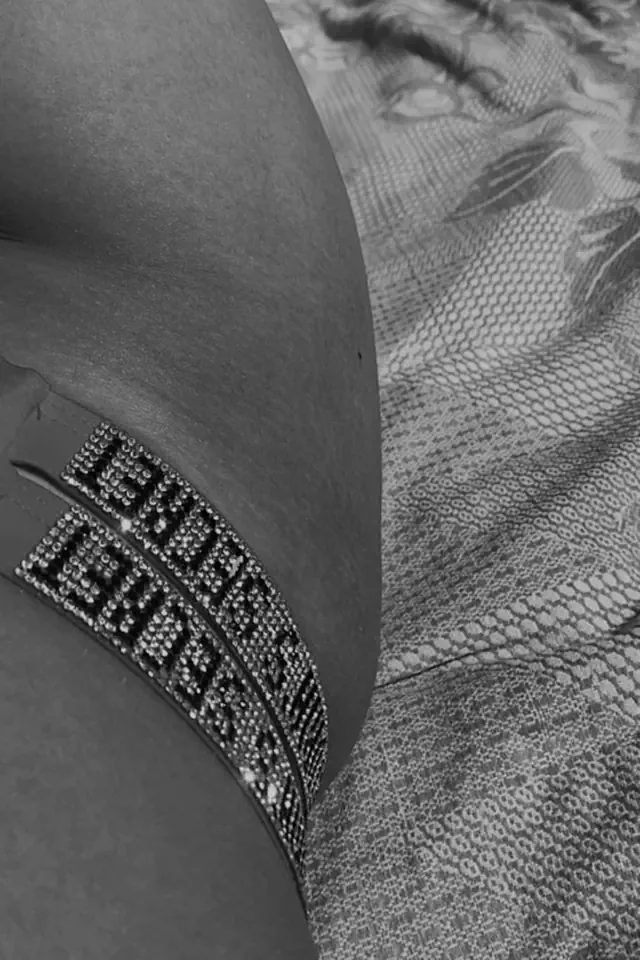 escort-media-aa0672bc-fbed-49d0-9dc5-ee37f12f42c6