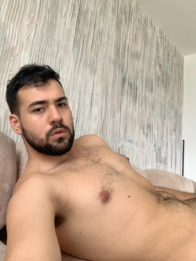 escort-media-aa74b905-bee0-4cc7-973f-c34a6b889e29