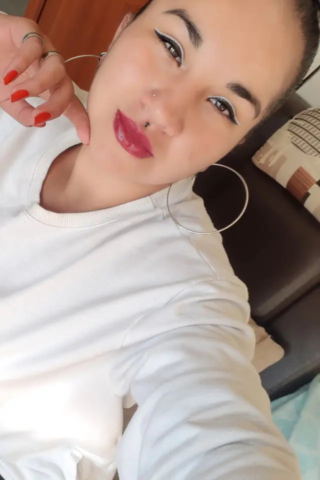 escort-media-ad83d6f2-2501-4703-89ea-571d46707b0b