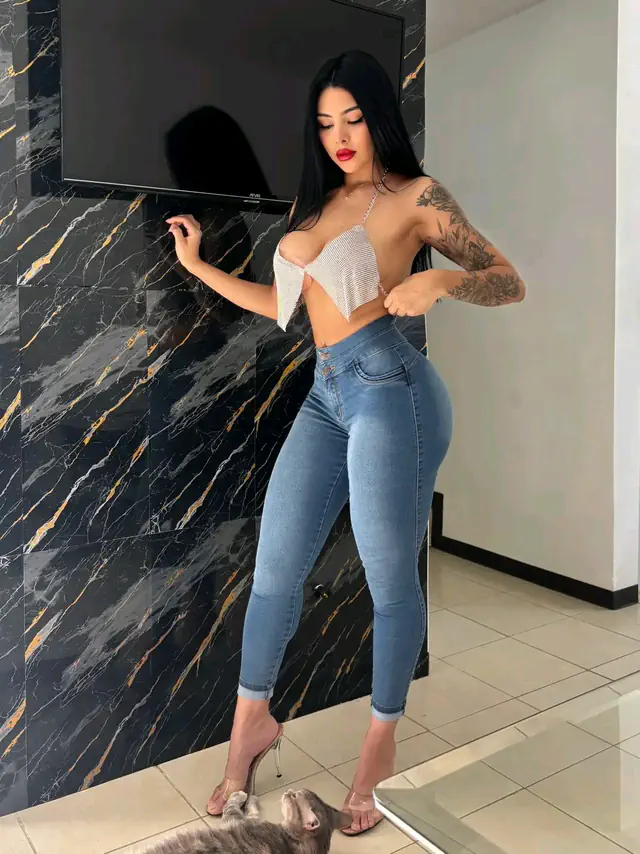 escort-media-add6ea5a-bef9-4a6b-8a7a-1533dccb12fb