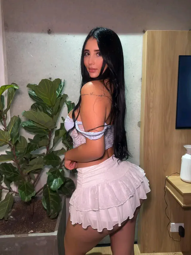 escort-media-b0efd9f8-1bb5-44b9-8eae-3e639e51dc02