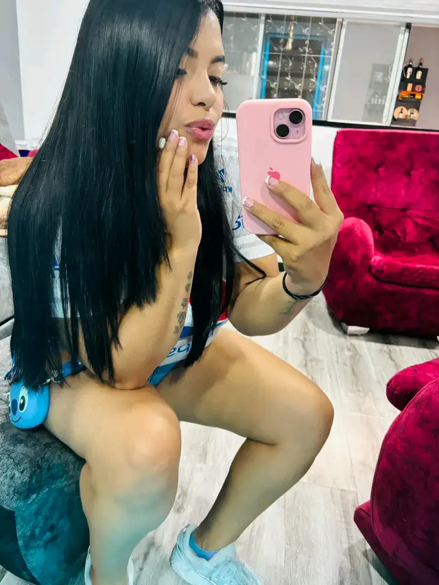 escort-media-b1460c52-b73f-4eb3-9711-4d774d6fe276