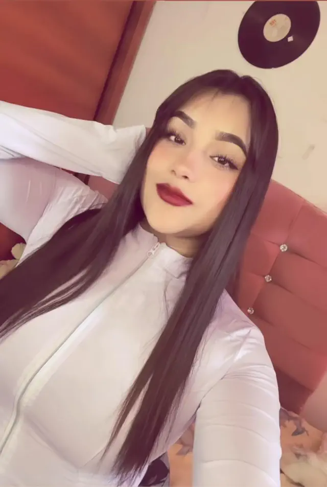 escort-media-b1cbe9d4-03de-47d5-8748-2c18003c99cc