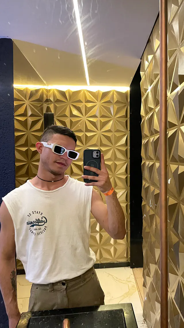 escort-media-b338ead1-adc2-44a1-9b22-475711fbf04e