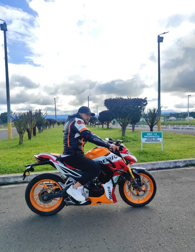 escort-media-b33a723f-56c6-4ed4-8a27-dabdf2b5c87c