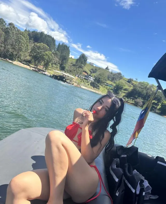 escort-media-b3ffcff3-e543-4de5-99f5-470330c17508