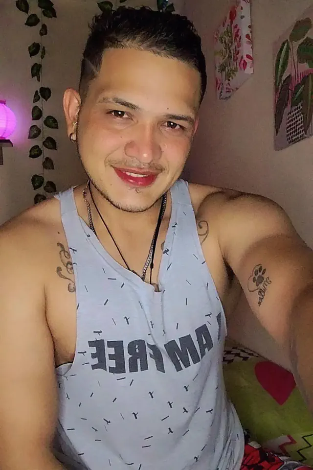 escort-media-b412c247-3b0e-44ce-b5b4-e605b64e9b72