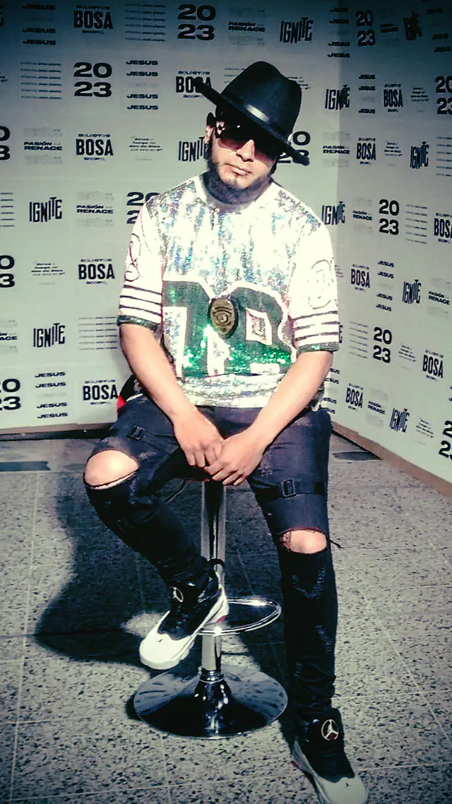 escort-media-b4ed6f93-45fb-48a7-ae18-56c0f8a1faa5