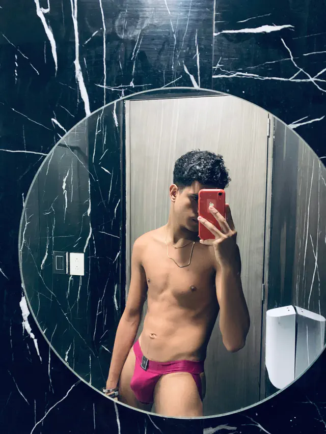 escort-media-b7d7b769-dc50-4d8d-3025-875ff5857100