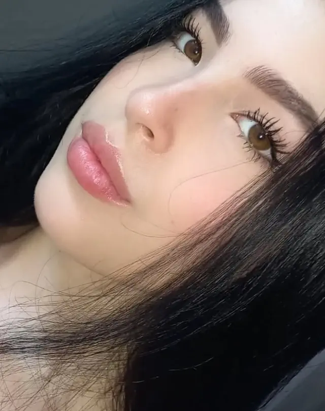 escort-media-b839444d-3af2-4b31-926c-743658b62240