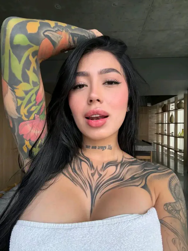 escort-media-b9a7db9d-8649-4dcb-bb69-d23a4011f65c