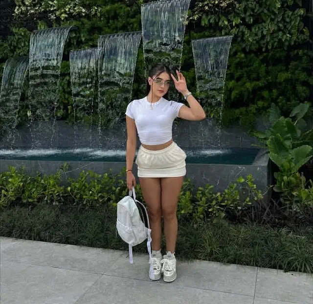 escort-media-bb548980-4c67-49b3-a054-1854a1512031