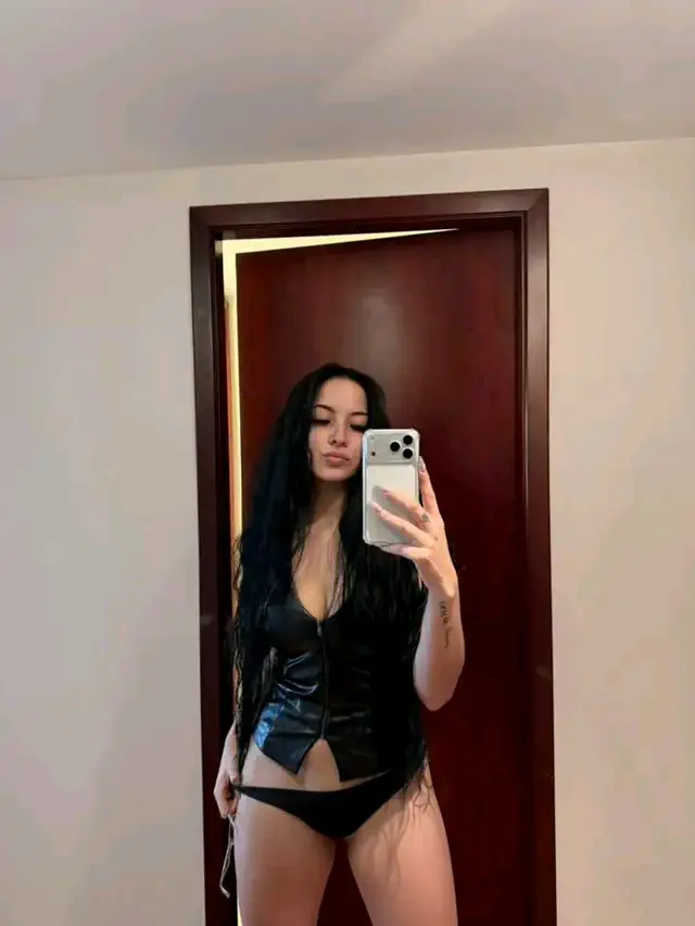 escort-media-bef44f6c-9e8d-4660-8c97-4cf7f2fa66ac