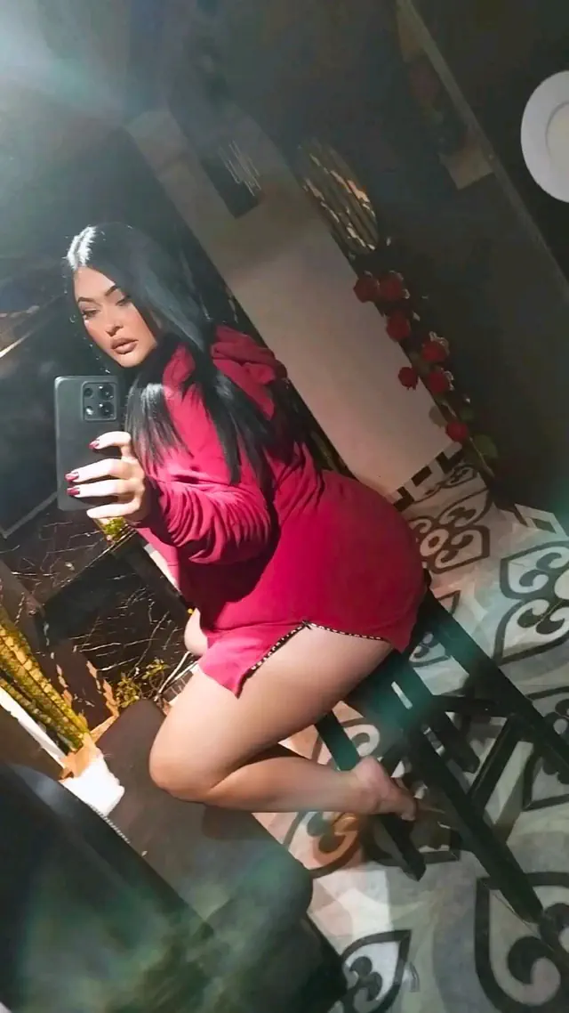 escort-media-c06c8c18-7fff-41bf-82a2-18a3654f6ec3