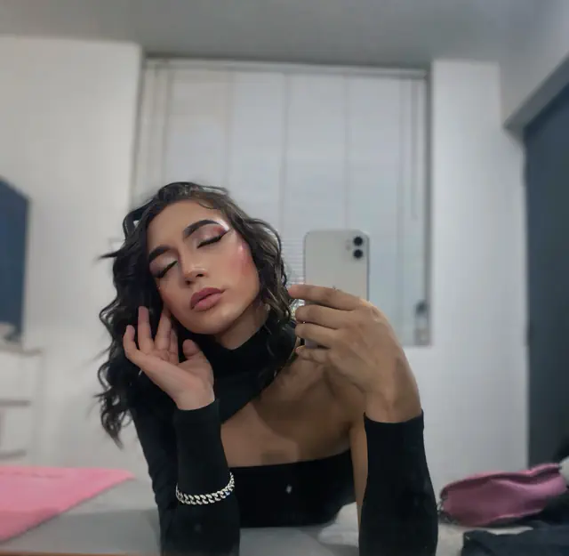 escort-media-c09fffb4-6d52-4873-b774-ba028734c98b