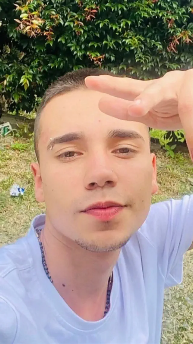 escort-media-c0eb1425-e95f-4fff-8e7f-4f803d3cd400