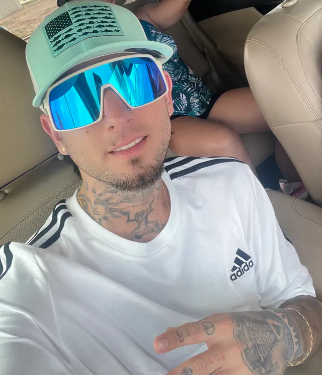 escort-media-c22f98f3-4238-4b23-b3b1-2643bc49d635