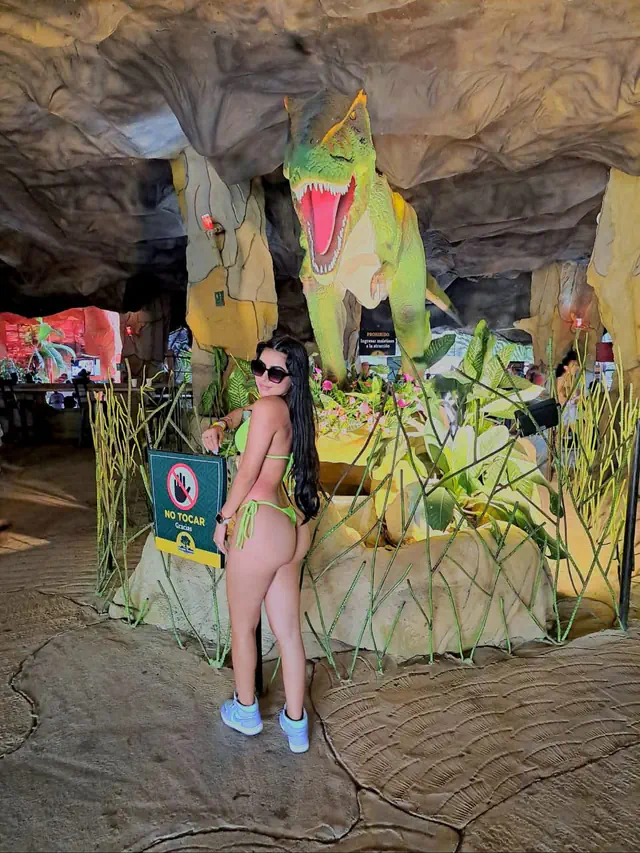 escort-media-c300e3d4-7680-420a-9e89-88d79d88a832