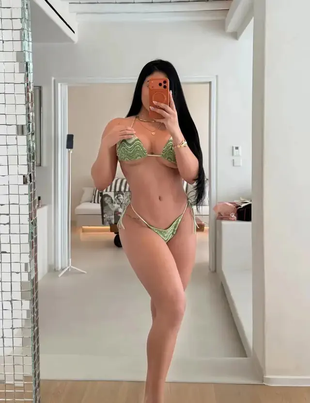 escort-media-c35c41af-1bcb-4383-8587-50c58e875842