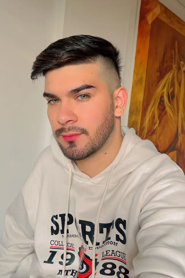 escort-media-caf02485-98c6-40f9-b120-4810910dcdaf