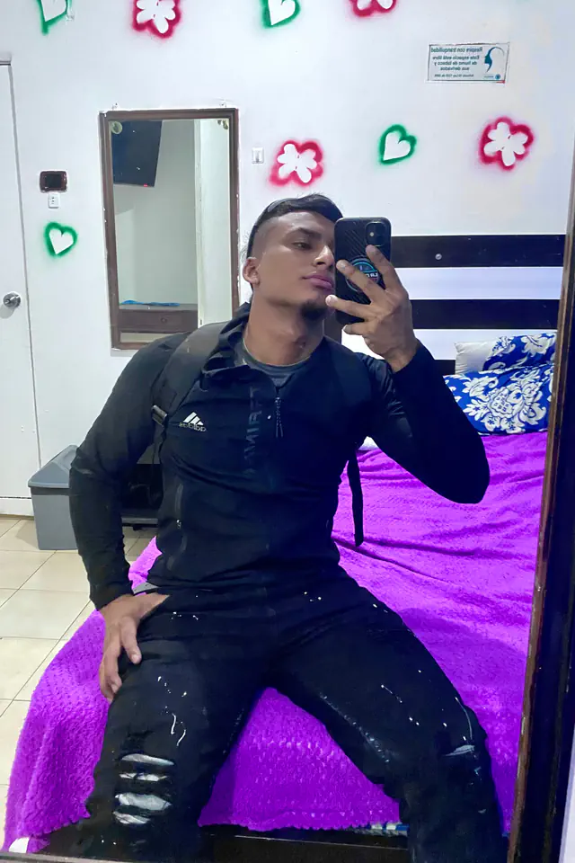 escort-media-cbf6f952-f853-41a2-8405-911727042235