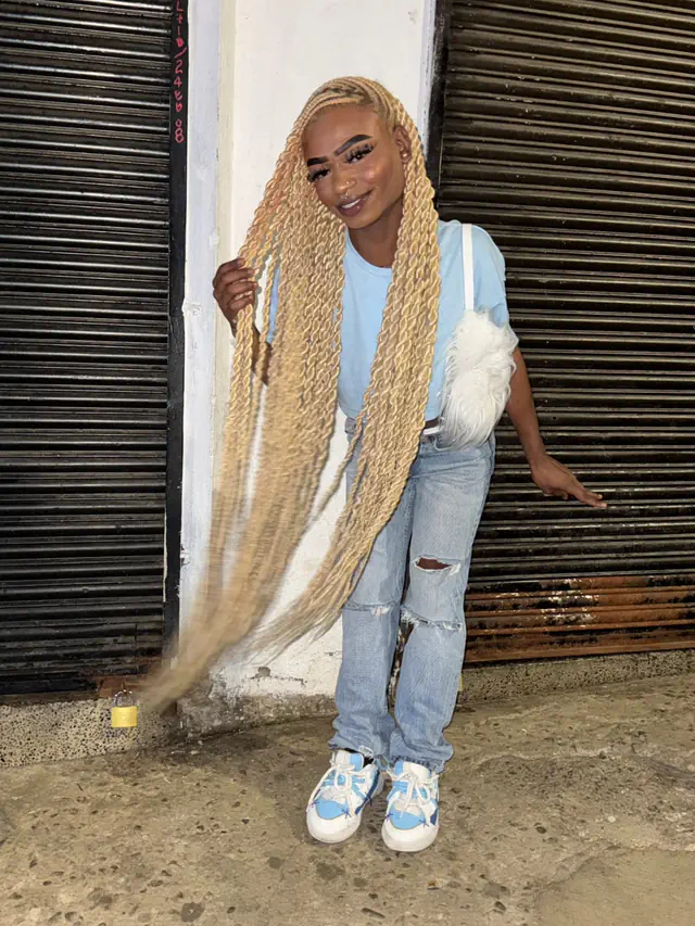 escort-media-cc96eb13-d6f2-4645-9a7a-84ee0eeb7d91