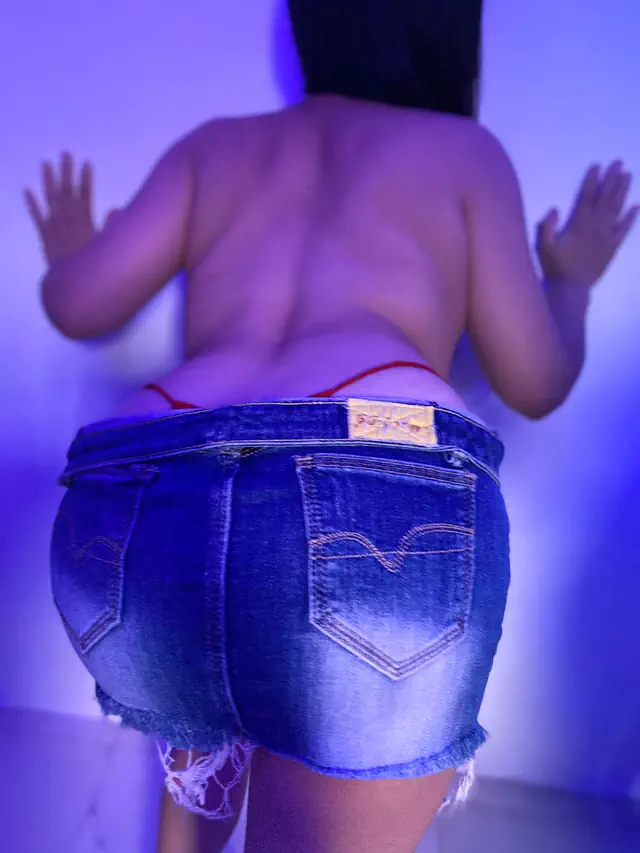 escort-media-ccbcc534-b4a4-4b31-8492-638ce5955cca