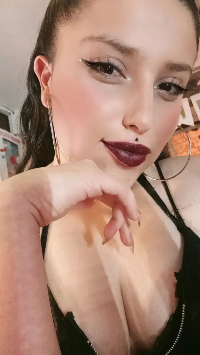 escort-media-cd5ebbeb-108e-4966-479e-98d10f82c400