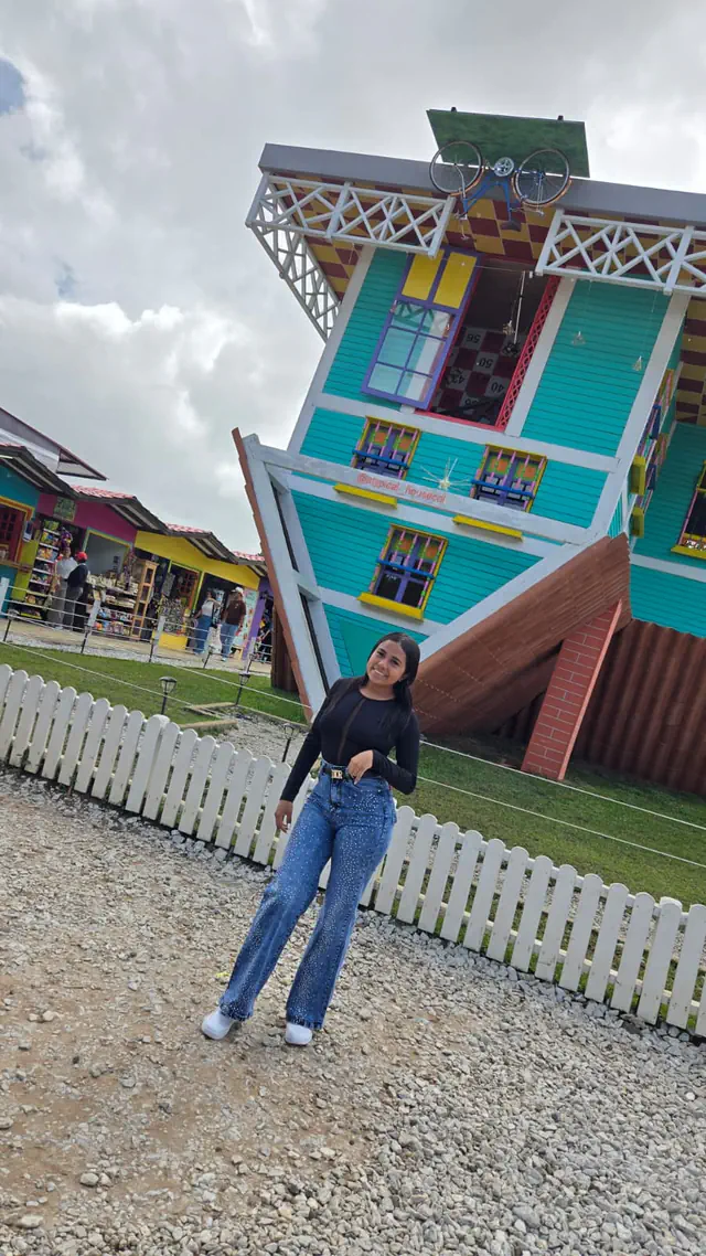 escort-media-ce1c7c55-a852-424c-88e2-3744ac9f5b30