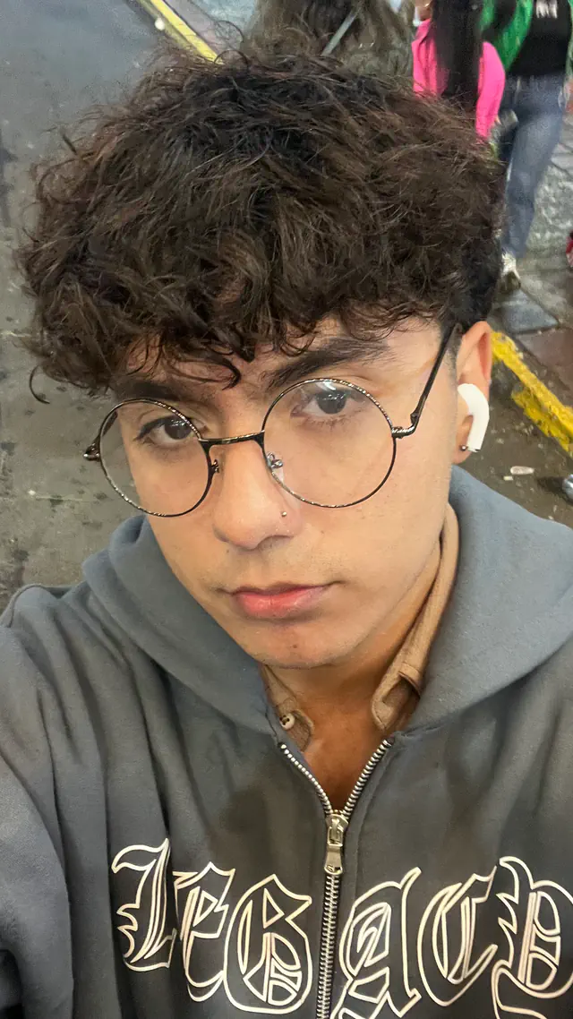 escort-media-cee25441-3747-4851-a8d2-ff9875e1a16e