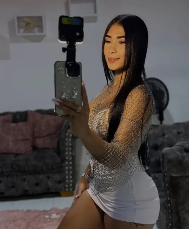 escort-media-cf594abc-42b5-42b1-b33b-0df42973d538