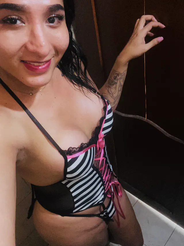 escort-media-cf61623a-b39a-49c7-9eff-6e274cc26b9b