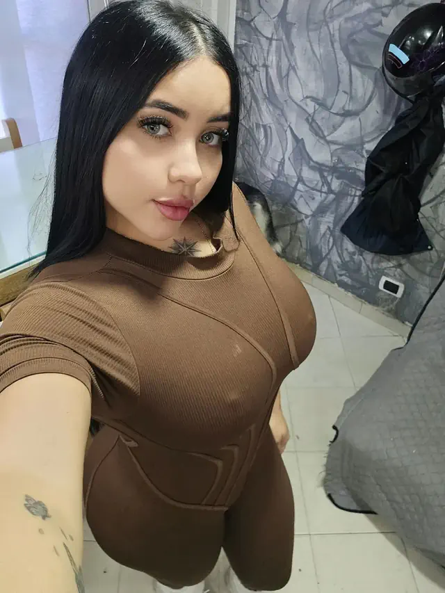 escort-media-d1792fbf-9912-46c0-83e9-67c18e867bd6
