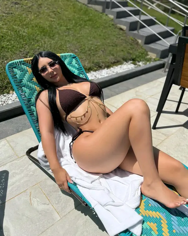 escort-media-d1d92bc3-c48c-48a1-9b5e-bc19a3e8866f