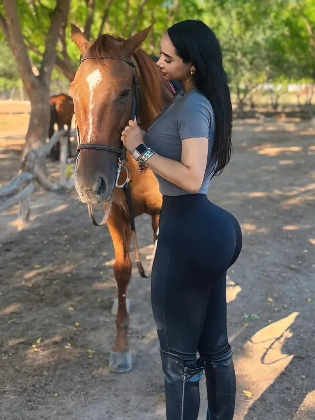 escort-media-d2b648c5-2622-4a14-97fe-5b03390817cb